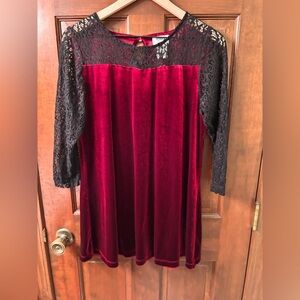 Monroe & Main Kids Burgundy Dress with Black Lace Detail. Size L
